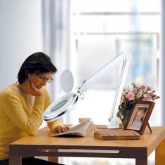 6017 Ayarlanabilir Led Işık Seviyeli Masaüstü Büyüteç (8X)